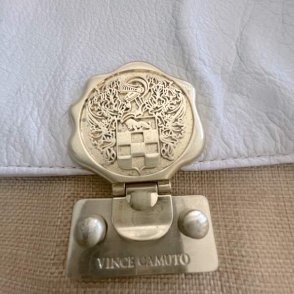 Bold Gold Medallion Vince Camuto cream pebble leather/rattan.Perfect for summer. - Picture 2 of 8